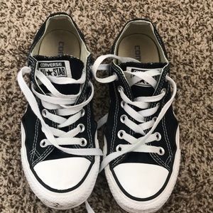 low top black converse